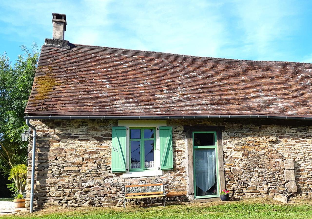 La Rhue Gites - Jacuzzi Jumilhac-le-Grand Exterior foto